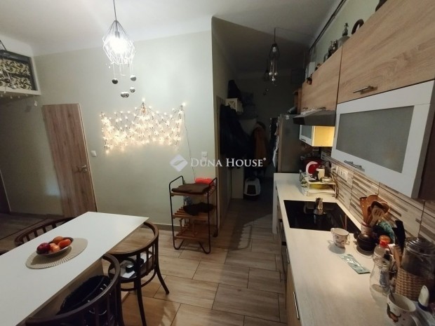 Elad� lak�s, Budapest 4. ker.