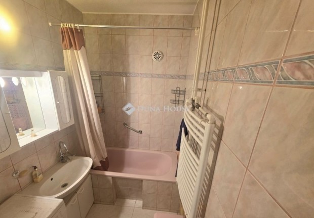 Elad� lak�s, Budapest 4. ker.