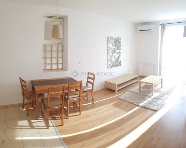 Elad� lak�s, Budapest 4. ker.