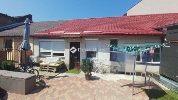 Elad� lak�s, Budapest 4. ker.
