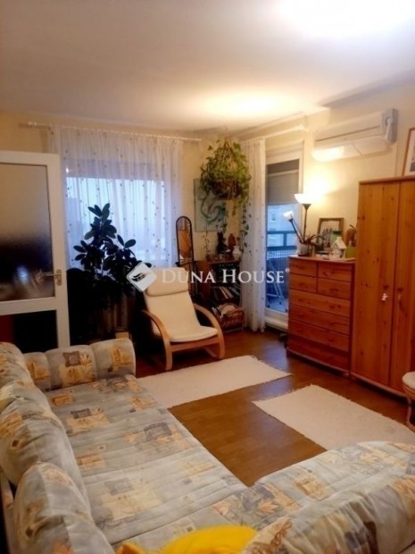 Elad� lak�s, Budapest 4. ker.