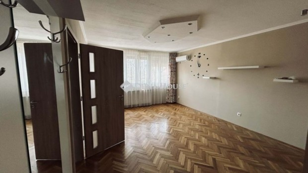 Elad� lak�s, Budapest 4. ker.