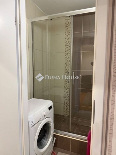 Elad� lak�s, Budapest 4. ker.