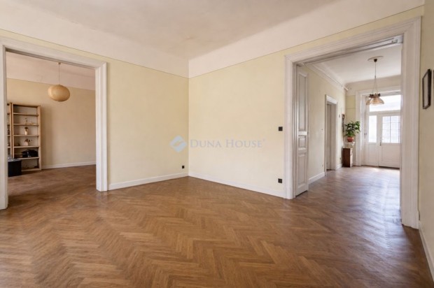 Elad� lak�s, Budapest 6. ker.