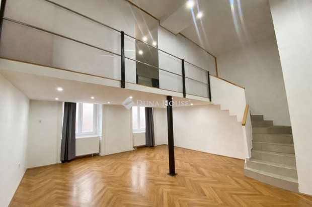 Elad� lak�s, Budapest 6. ker.