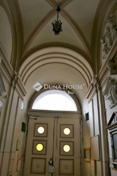 Elad� lak�s, Budapest 6. ker.