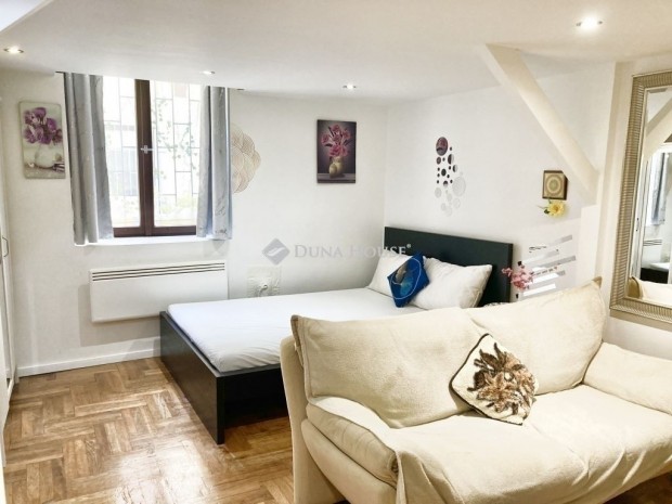 Elad� lak�s, Budapest 6. ker.