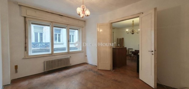 Elad� lak�s, Budapest 6. ker.