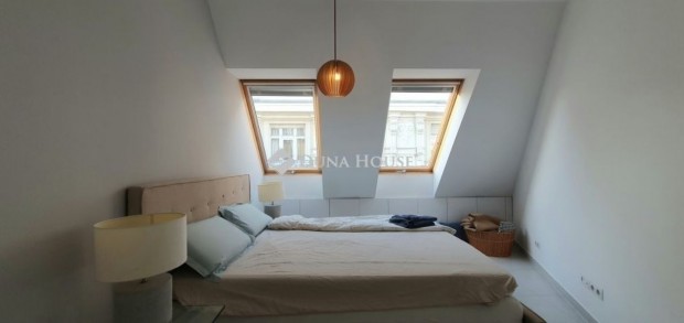 Elad� lak�s, Budapest 6. ker.