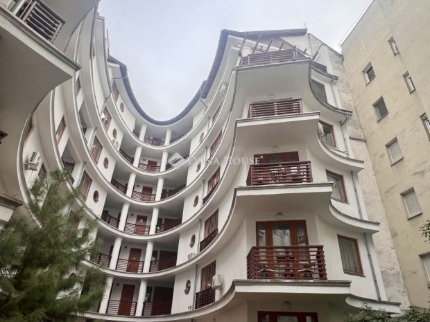 Elad� lak�s, Budapest 6. ker.