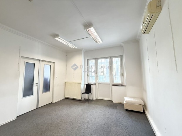 Elad� lak�s, Budapest 6. ker.