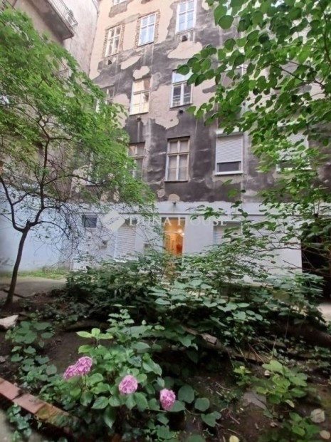 Elad� lak�s, Budapest 6. ker.