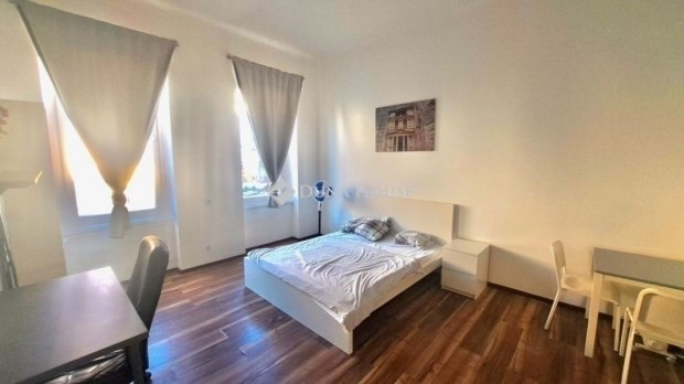 Elad� lak�s, Budapest 7. ker.