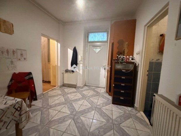 Elad� lak�s, Budapest 8. ker.