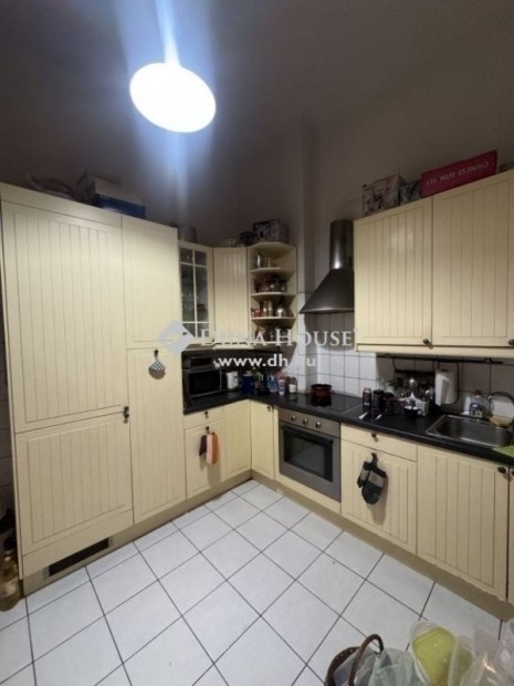 Elad� lak�s, Budapest 8. ker.