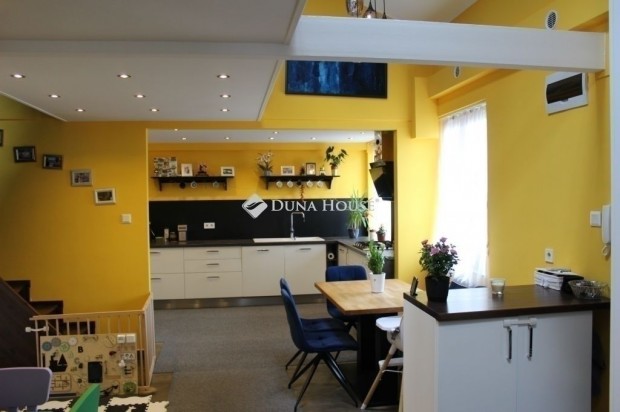 Elad� lak�s, Budapest 8. ker.