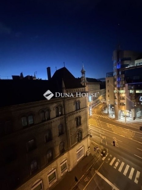 Elad� lak�s, Budapest 8. ker.