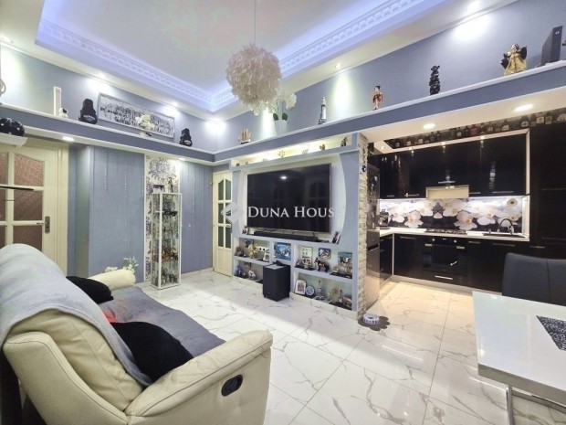 Elad� lak�s, Budapest 8. ker.