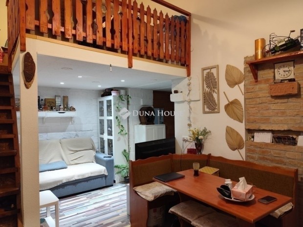 Elad� lak�s, Budapest 8. ker.