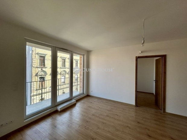 Elad� lak�s, Budapest 8. ker.