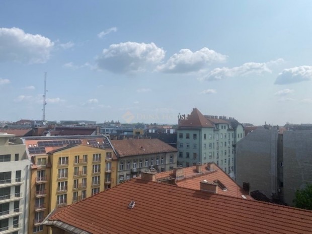 Elad� lak�s, Budapest 8. ker.