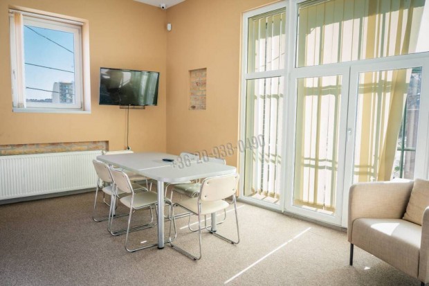 Elad� lak�s, Budapest, 13. ker�let  Angyalf�ld, 330000000 Ft, 17 7_esv