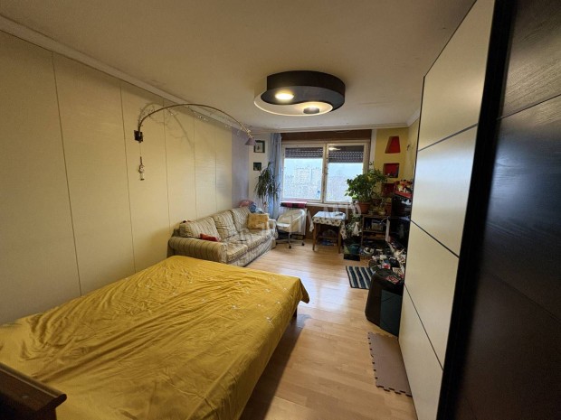 Elad� lak�s, Budapest, 18. ker�let  Alm�skert, Csontv�ry Kosztk 50_kha