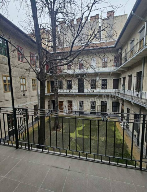 Elad� lak�s, Budapest, 8. ker�let  Palotanegyed, 112000000 Ft,  81_jib