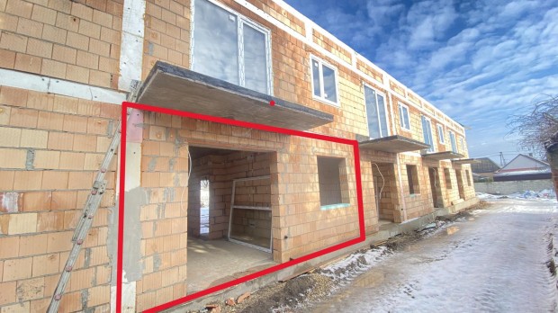 Elad� lak�s, Csorna