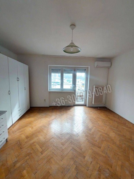 Elad� lak�s, Duna�jv�ros Belv�ros, 29900000 Ft, 36 nm 1177_kem
