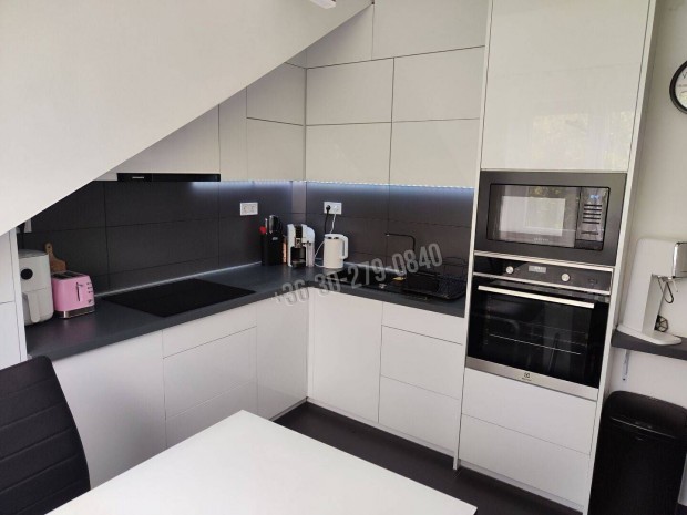 Elad� lak�s, Duna�jv�ros Belv�ros, 58000000 Ft, 80 nm 1173_kem