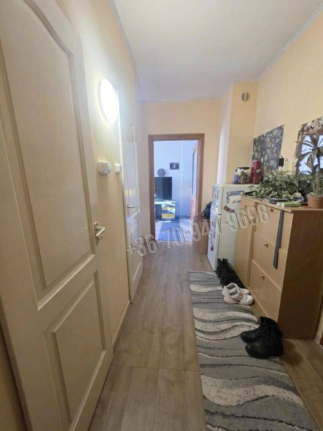 Elad� lak�s, Duna�jv�ros D�zsa v�rosr�sz, Ap�czai Csere J�nos �t ,