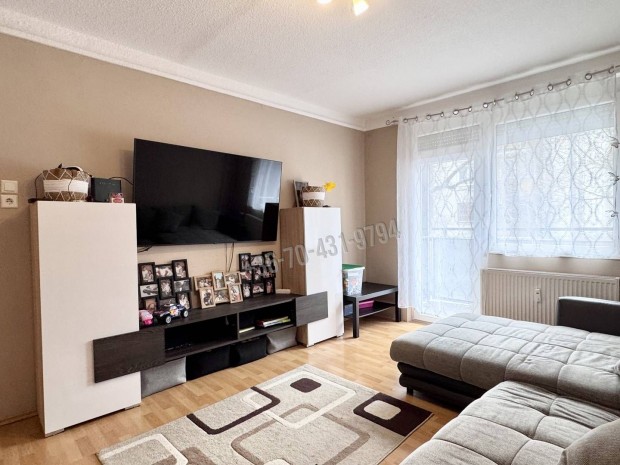 Elad� lak�s, Eger Fels�v�ros, 59900000 Ft, 73 nm 59_vsn