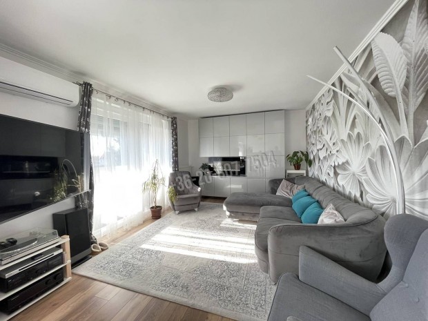 Elad� lak�s, Eger Hatvanih�stya, Pacsirta utca, 105000000 Ft,  711_med