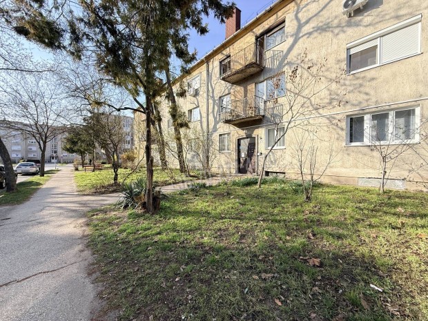 Elad� lak�s, Oroszl�ny �v�ros, 25900000 Ft, 36 nm 211_tl