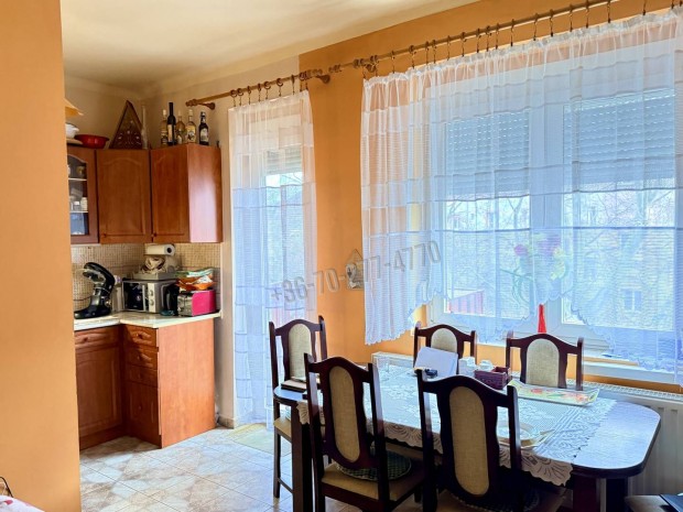 Elad� lak�s, Oroszl�ny �v�ros, 36600000 Ft, 57 nm 206_tl