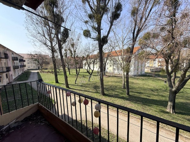 Elad� lak�s, Oroszl�ny �v�ros, F�rst S�ndor utca, 27500000 Ft,  210_tl