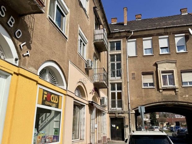 Elad� lak�s, Oroszl�ny �v�ros, F�rst S�ndor utca, 33200000 Ft,  205_tl