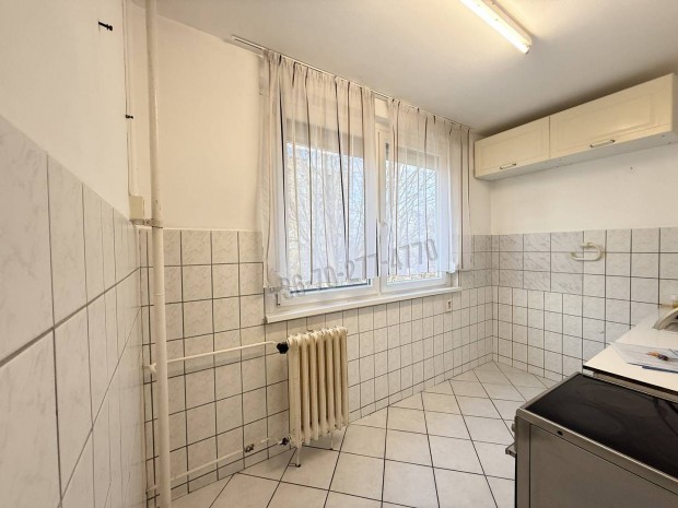 Elad� lak�s, Oroszl�ny �jv�ros, B�nki Don�t utca, 32900000 Ft,  208_tl