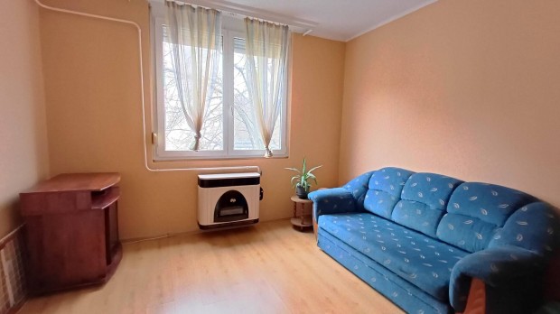 Elad� lak�s, Salg�tarj�n V�rosk�zpont, Ac�lgy�ri �t, 10590000  179_kir