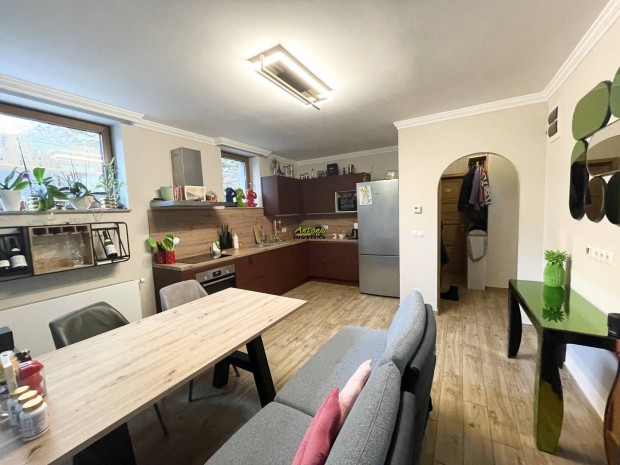 Elad� lak�s, Sopron Belv�ros, 90000000 Ft, 132 nm 133_ant