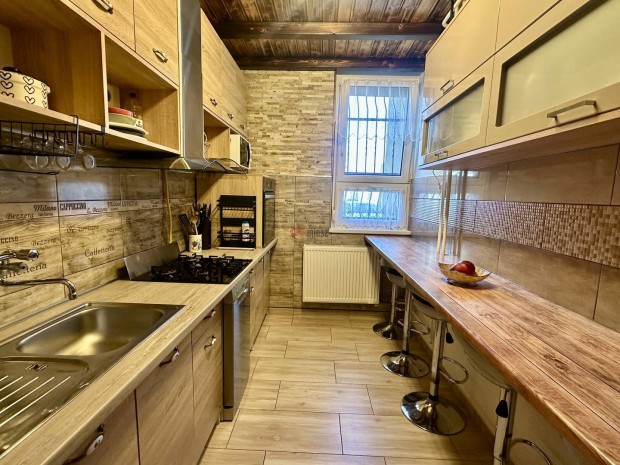 Elad� lak�s, Sz�kesfeh�rv�r B�rtelep, Erzs�bet �t, 55900000 Ft, 192_rd