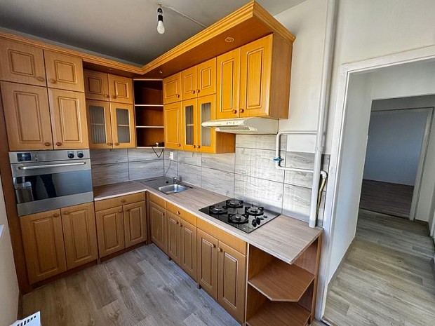 Elad� lak�s - Budapest III. ker�let, B�k�smegyer