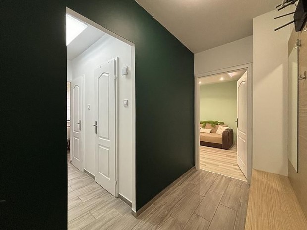 Elad� lak�s - Budapest III. ker�let, B�k�smegyer