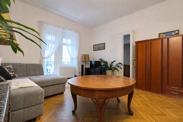 Elad� lak�s - Budapest II. ker�let, R�zsadomb