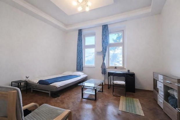 Elad� lak�s - Budapest II. ker�let, �r�mi utca