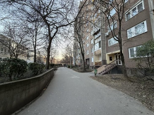 Elad� lak�s - Budapest IV. ker�let, Aradi utca