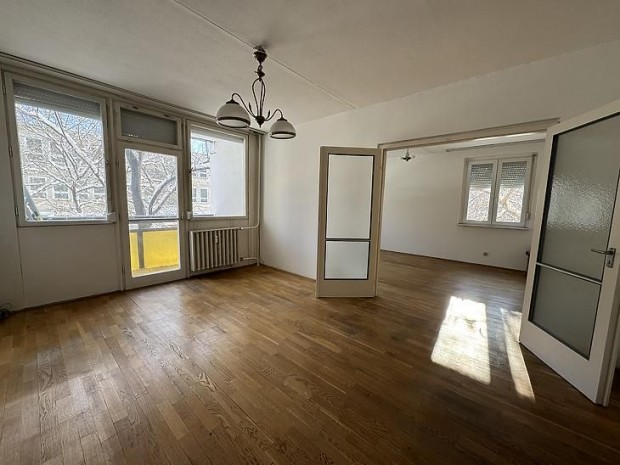 Elad� lak�s - Budapest IV. ker�let, Aradi utca