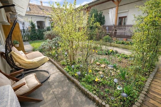 Elad� lak�s - Budapest IV. ker�let, Csokonai utca