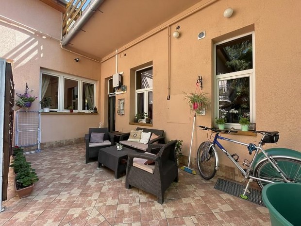 Elad� lak�s - Budapest IV. ker�let, De�k Ferenc utca